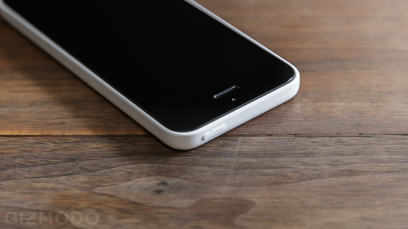 Illustration for article titled iPhone 5C First Impressions: An iPhone 5 With a Hard Candy Shell